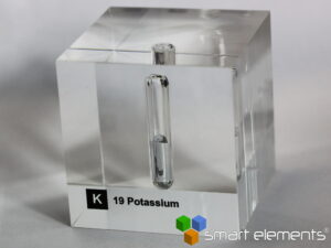 Acrylic Element cube - Potassium K - 50mm 1 gram