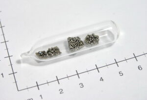 High purity electrolytic Manganese chips shiny surface 1.5g