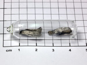 Sublimed Samarium metal in ampoule under argon - 1.5g