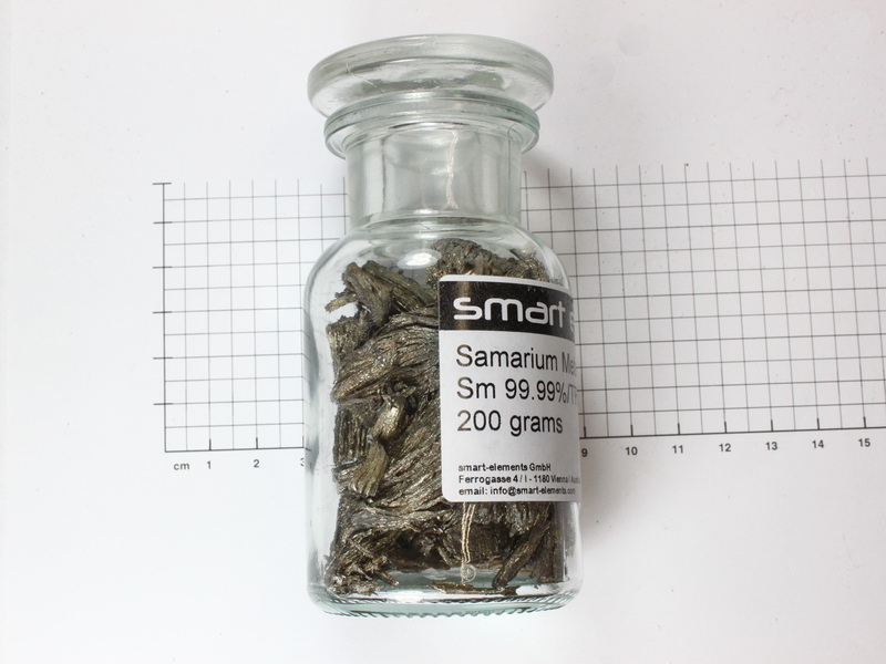 Samarium distilled metal pieces 99,99% under argon!