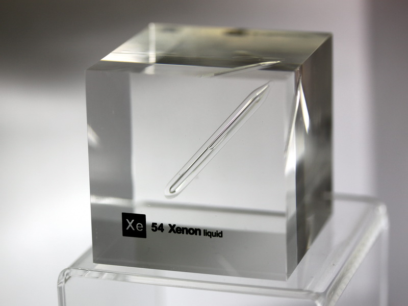 Acrylic Element Cube Xenon (liquified) Xe - 50mm